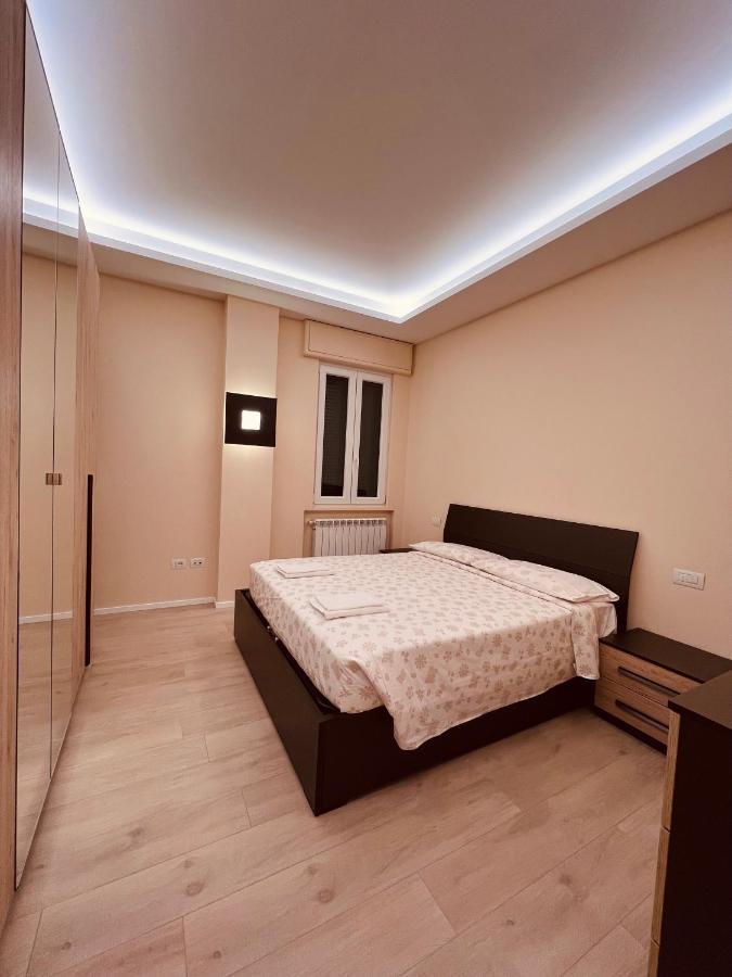 Casa Dante: Oneglia Centro-Marina-Spiagge Apartamento Imperia Exterior foto